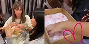 7 Potret Nia Ramadhani Diberi Surprise Ultah Oleh Mikhayla dan Mainaka, Kado Cincin Emas Jadi Sorotan