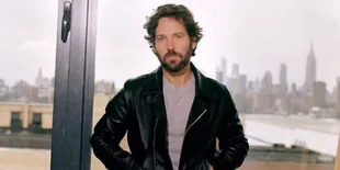 7 Potret Paul Rudd Sang Pemeran Ant Man Yang Pada Tahun Ini Dinobatkan Sebagai Pria Terseksi Oleh Majalah People