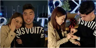 7 Potret Roy Kiyoshi dan Kekasih yang Jarang Tersorot, Kompak Tak Mau Terlalu Umbar Kemesraan - Netizen Doakan Segera Menikah
