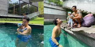 7 Potret Vidi Aldiano Main Bareng Keponakannya yang Masih Bayi di Bali