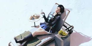 7 Potret Yuna ITZY Usung Konsep Glamor Y2K di Teaser Debut Solo