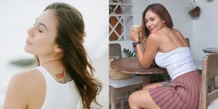 8 Foto Glowing Wulan Guritno Pamer Tato di Punggung, Gambar Bendera Indonesia & Inggris yang Punya Makna Spesial