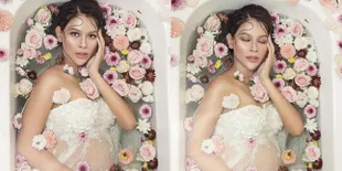 8 Maternity Shoot Bunga Jelitha di Usia Kehamilan 9 Bulan, Bak Bidadari di Taman Bunga