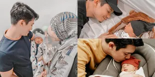 8 Momen Irwansyah Momong Baby Ukkasya Usai Penantian Panjang 10 Tahun, Dari Begadang - Terlelap Bareng