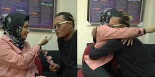 8 Momen Romantis Sule Ditantang Lamar Nathalie Holscher, Umumkan Resmi Pacaran - Peluk Mesra