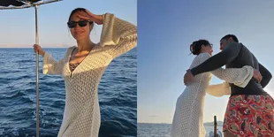 8 Poret Pevita Pearce Naik Yacht, Perlihatkan Momen Bucin ke Suami - Terlihat Bahagianya