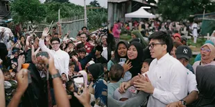 8 Potret Atta Halilintar Gelar Jumat Berkah, Bagi-Bagi Rezeki ke Pemulung dan Kurang Mampu