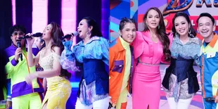 8 Potret Bunda Corla di D'Koplo Indosiar, Tampil Enerjik - Bikin Heboh Suasana Panggung