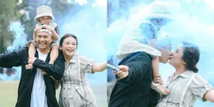 8 Potret Chelsea Olivia dan Glenn Alinskie Umumkan Jenis Kelamin Calon Anak, Diselimuti Flare Cantik