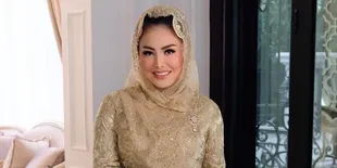 8 Potret Cici Paramida yang Cantik Awet Muda di Usia 49 Tahun, Pasrah Soal Jodoh - Nggak Trauma Menikah Lagi
