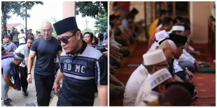 8 Potret Deddy Corbuzier Lakukan Shalat Jumat Pertama di Hidupnya