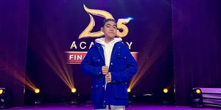 8 Potret Eby D’Academy 5 yang Selalu Tampil Memukau Juri, Ternyata Ini Rahasianya