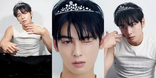 8 Potret Ganteng Cha Eun Woo dalam Photoshoot Terbaru, Tampil Beda Pakai Mahkota Seharga Miliaran Rupiah - Sticker Hello Kitty