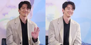 8 Potret Gantengnya Kim Min Gue di Konferensi Pers Jelang Fan Meeting, Penasaran Coba Nasi Goreng