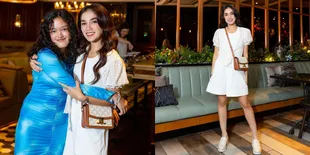 8 Potret Gaya Ussy Sulistiawaty di Pesta Ultah Sang Anak, Pakai Dress Pendek Kayak ABG - Auranya Muda Terus