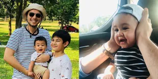 8 Potret Gemas Baby Kazeem, Anak Rifky Balweel yang Tak Kalah Ganteng dari Sang Ayah