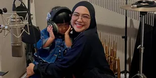 8 Potret Gemas Moana Anak Ria Ricis Rekaman Lagu, Siap Jadi Penyanyi Cilik