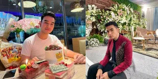 8 Potret Hari Putra LIDA Makin Ganteng di Momen Ulang Tahunnya yang ke-25 Tahun, Diberi Kejutan Dari Orang-Orang Terdekat