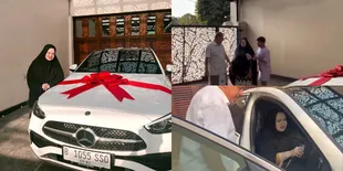 8 Potret Haru Fadil Jaidi Berikan Kado Mobil Mewah Untuk Sang Mama, Bikin Netizen Ikutan Mewek