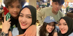 8 Potret Indriani Hadi Mantan Istri Sahrul Gunawan, Ibu 3 Anak yang Kini Sukses Dalam Karir