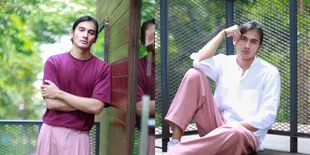 8 Potret Jerry Kemit yang Ternyata Anak Pemain Bola Ternama, Senang Koleksi Jersey Klasik Bek Legendaris
