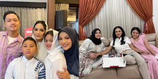 8 Potret Kebersamaan 4 Anak Krisdayanti, Rukun Bak Saudara Kandung - Saling Beri Perhatian Saat Bertemu