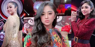 8 Potret Kisah Perjuangan Dewi Perssik di Awal Karir, Sempat Tak Direstui Orang Tua Hingga Ngamen di Jalanan Ibu Kota