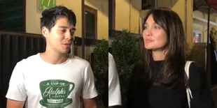 8 Potret Luna Maya Turut Hadiri Tahlilan Malam Ketiga di Rumah Maxime Bouttier, Terungkap Kebaikannya Semasa Mendiang Sakit