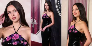 Digaet jadi Pengisi Soundtrack, Intip 8 Potret Manisnya Olivia Rodrigo di Red Carpet 'THE HUNGER GAMES: THE BALLAD OF SONGBIRDS & SNAKES'