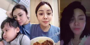 8 Potret Mawar AFI Dampingi Anak Opname di Rumah Sakit, Wajah Kelelahan dan Tak Kepikiran Makan - Bangun Tengah Malam Khawatirkan si Kecil