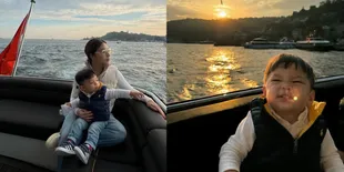 8 Potret Momen Keluarga Nikita Willy Liburan di Turki - Gemasnya Baby Izz Naik Kapal