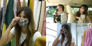 8 Potret Nia Ramadhani  Nangis Dengar Kabar Sopir Kesayangan Positif Covid, Rela Carikan RS Kelas VIP Terbaik