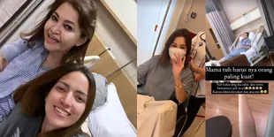 8 Potret Nia Ramadhani Jaga Ibunda di Rumah Sakit, Tak Tenang Lihat Ibu Tak Berdaya