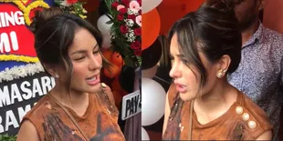 8 Potret Nikita Mirzani Tanggapi Salam 'I Love You' Lolly untuk Vadel Badjideh: Dia Harus Jadi Tersangka dan Dipenjara