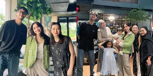 8 Potret Pemain DI SINI ADA SETAN! Kumpul di Perayaan Ultah Rieta Amilia, Ada Thomas Nawilis Juga