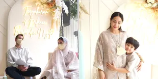 8 Potret Pengajian Empat Bulan Kehamilan Nagita Slavina, Rafathar Elus Perut Ibu - Khidmat dalam Nuansa Putih