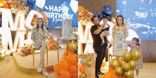 8 Potret Perayaan Ulang Tahun Momo Geisha yang Ke-37, Penampilan Sang Artis Sukses Jadi Sorotan