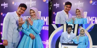 8 Potret Perdana Ria Ricis dan Teuku Ryan Hadiri Acara Infotainment Awards Usai Resmi Lamaran, Pamer Cincin dan Senyum Bahagia