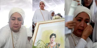 8 Potret Petty Tunjungsari Putri Titiek Puspa Kenang Perjuangan Sang Bunda, Ungkap Tak Sanggup Tukar Posisi dengan Ibu