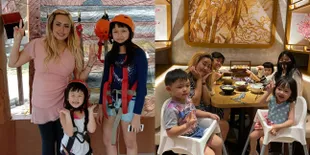 8 Potret Pinkan Mambo dan Para Buah Hatinya yang Jarang Disorot, Ada yang Sudah ABG!