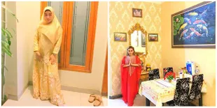 8 Potret Rumah Bebby Fey di Probolinggo, Bernuansa Emas & Dipenuhi Lukisan Kaligrafi!
