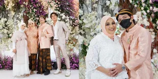 8 Potret Seleb di Acara Tujuh Bulanan Aurel Hermansyah, Ada Lesti yang Tampil Glamour - Millen Dapat Kembang Melati Berharap Lekas Hamil