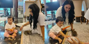 8 Potret Serunya Krisdayanti Momong Baby Ameena, Main Bareng Kelinci - Lucu dan Gemesin Banget Wortelnya Dibuat Telepon