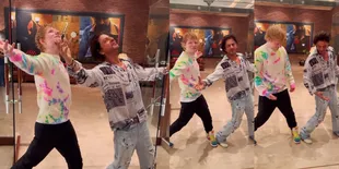 8 Potret Shahrukh Khan Ajari Ed Sheeran Gerakan Khasnya Merentangkan Tangan, Kelas Privat