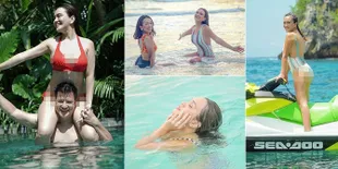 8 Potret Shandy Aulia Saat Berenang yang Bikin Heboh Netizen, Pakai Bikini - Swimsuit Seksi