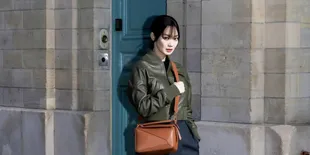 8 Potret Shin Min Ah dengan Berbagai Outfit dan Gaya, Konsisten Cantik