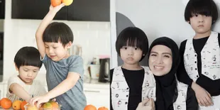 8 Potret Svarga dan Parva, Anak Donita yang Punya Gaya Rambut Sama - Disebut Netizen Mirip Oppa Korea