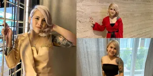 8 Potret Terbaru Evelin Nada Anjani yang Makin Hot Memesona, Pamer Tato di Sekujur Tubuh - Kini Rambutnya Bondol dan Silver