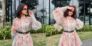 8 Potret Terbaru Gaya Rambut Fuji yang Kekinian, Padukan Warna Hitam dan Merah - Makin Cantik dan Trendi