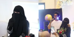 8 Potret Umi Pipik Luncurkan Parfum yang Aromanya Mirip Seperti Punya Mendiang Ustaz Jefri Al-Buchori